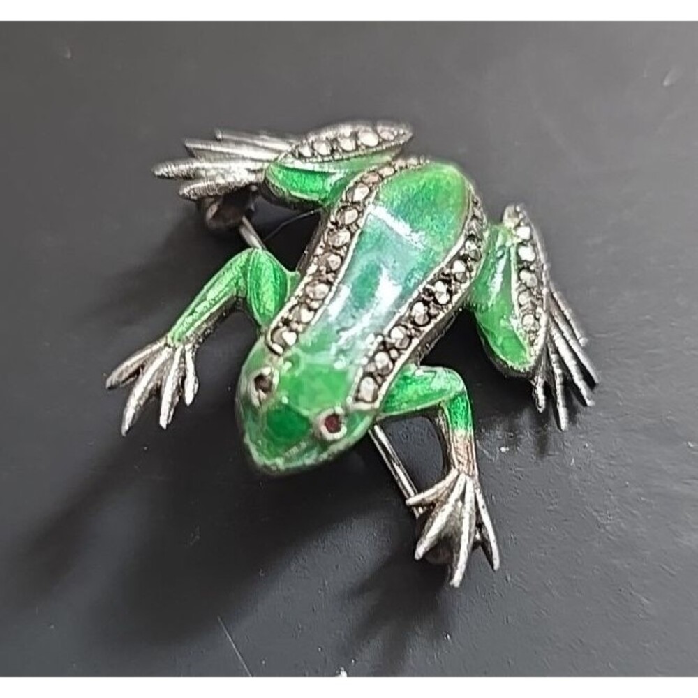 Vintage Germany Enamel Marcasite Frog Brooch Silver Tone Figural Pin 1"